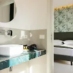 Urban Downtown 3*