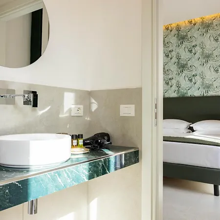 Urban Downtown 3*
